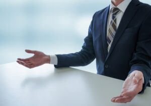 面接に臨むビジネスパーソン（昇格試験）